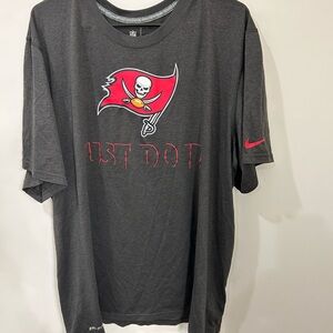 NFL Men's Dark Gray Buccaneers T-Shirt